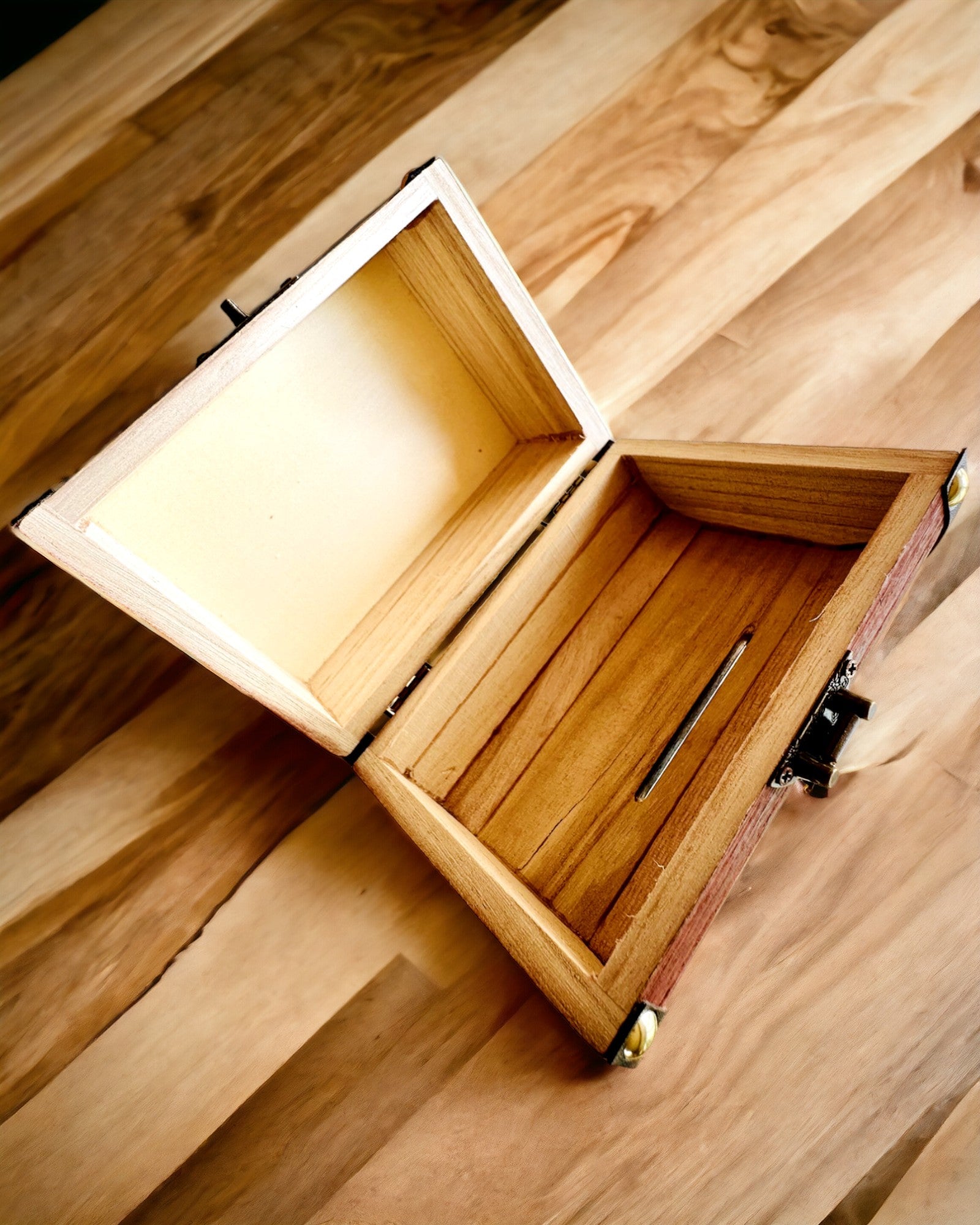 Magische Schatztruhe - Spardose, Personalisierung mit Gravur