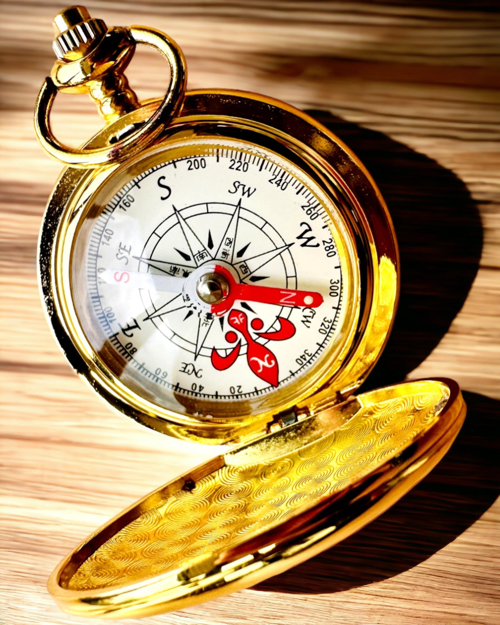 Kompass Wanderer mit Gravuroption - Farbe Gold