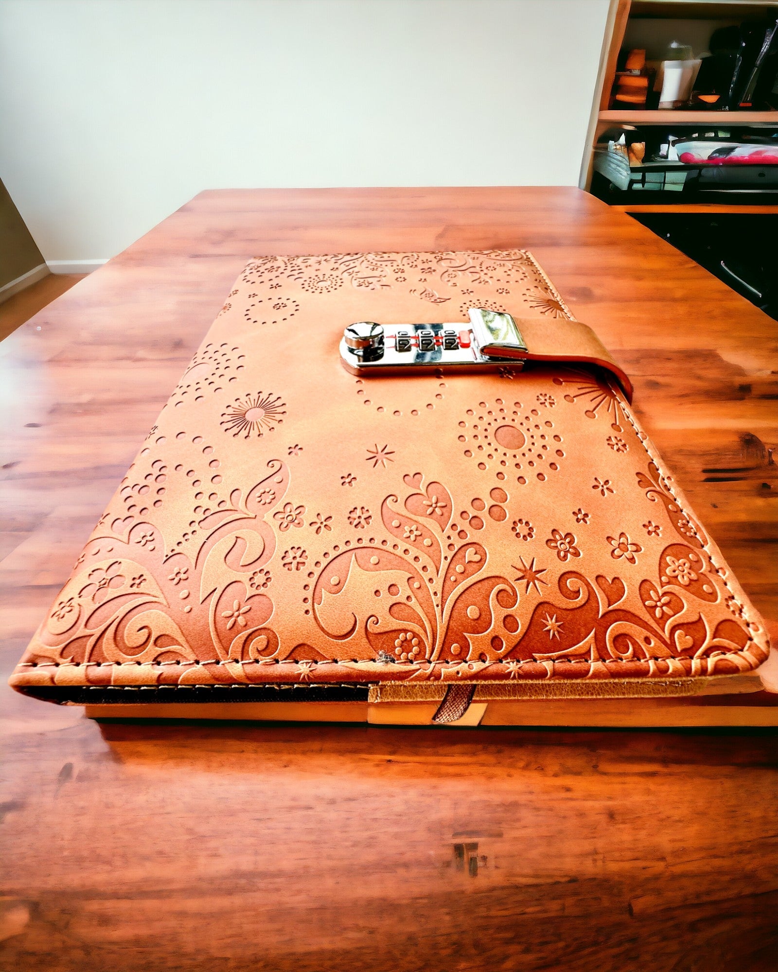 Exklusives Notizbuch, PU-Leder, A5 mit Zahlenschloss - "Secret Journal", Personalisierung mit Gravur