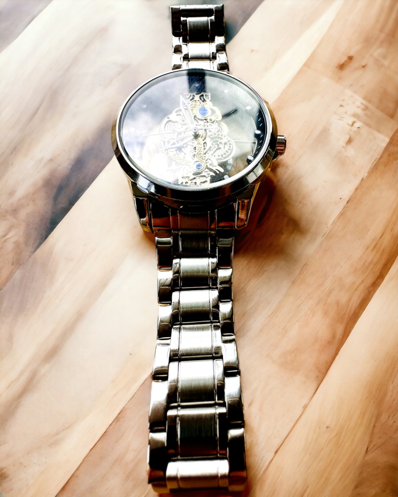 Elegante Herrenuhr KIMSDUN Prestige Transparentes Uhrwerk und Sportliche Eleganz, personalisierbar mit Gravur