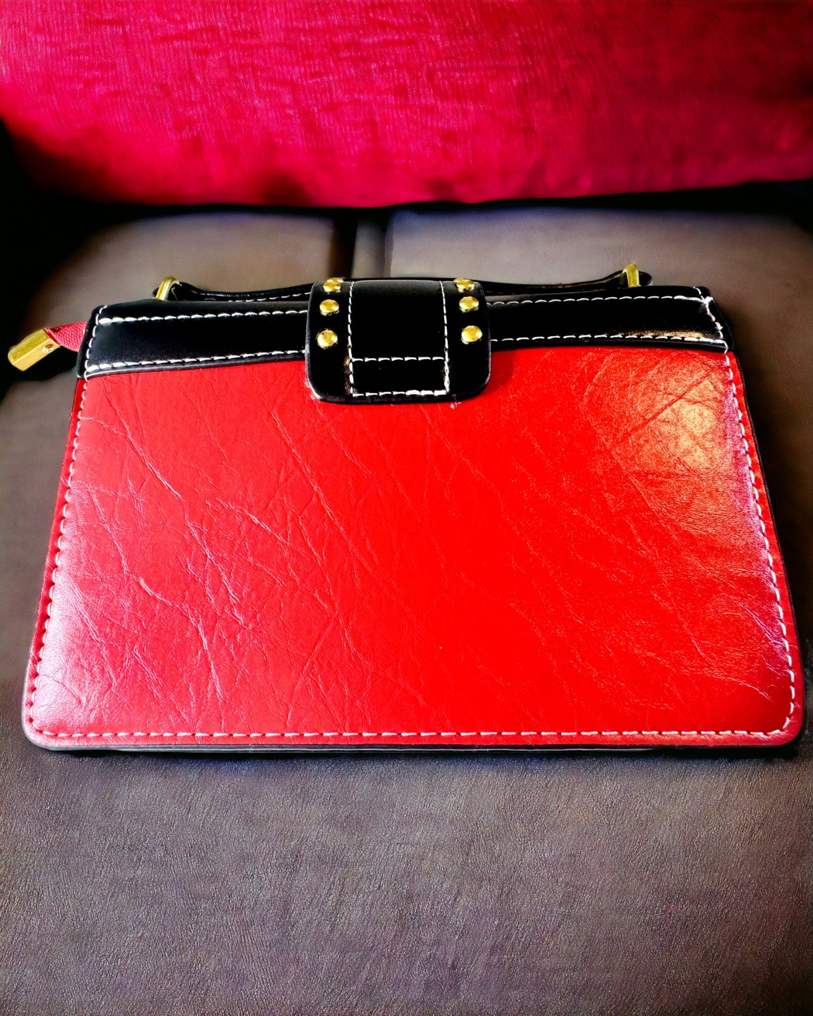 "Królewski Ryk" Quadratische Umhängetasche mit Löwenkopf