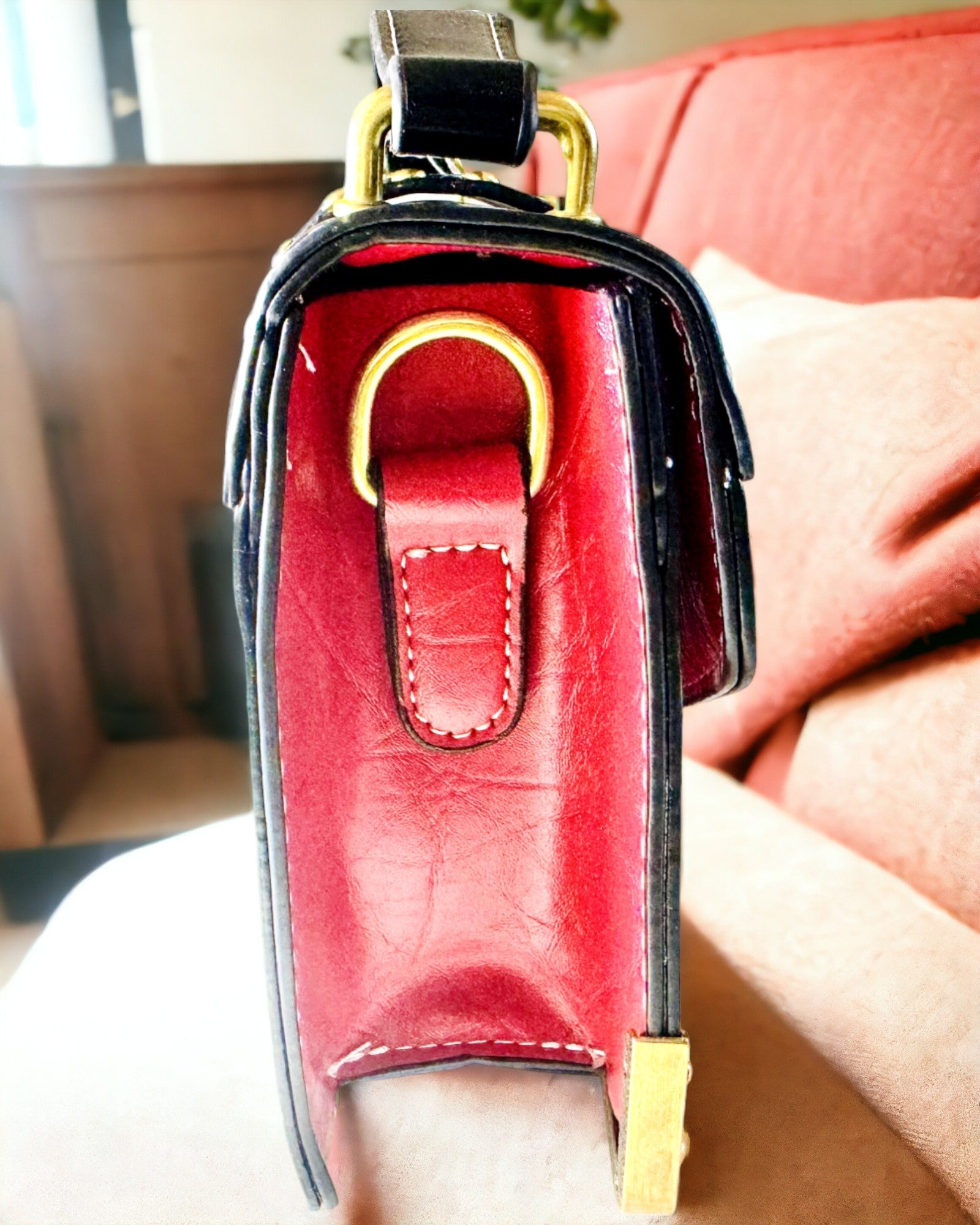 "Królewski Ryk" Quadratische Umhängetasche mit Löwenkopf