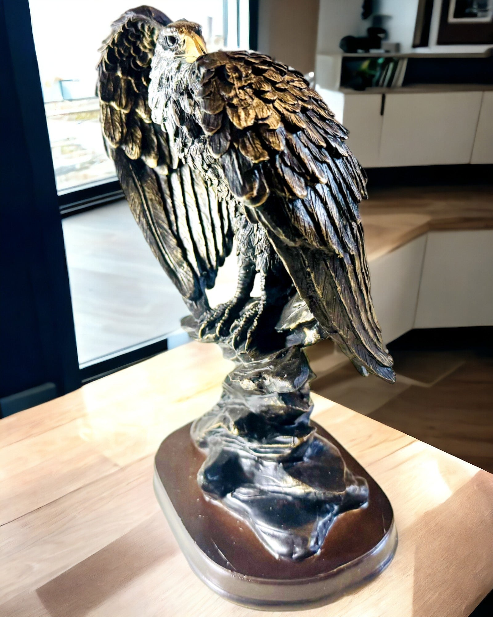 Dekorative Statue "Fliegender Adler" – Majestätisches Symbol für Stärke und Freiheit