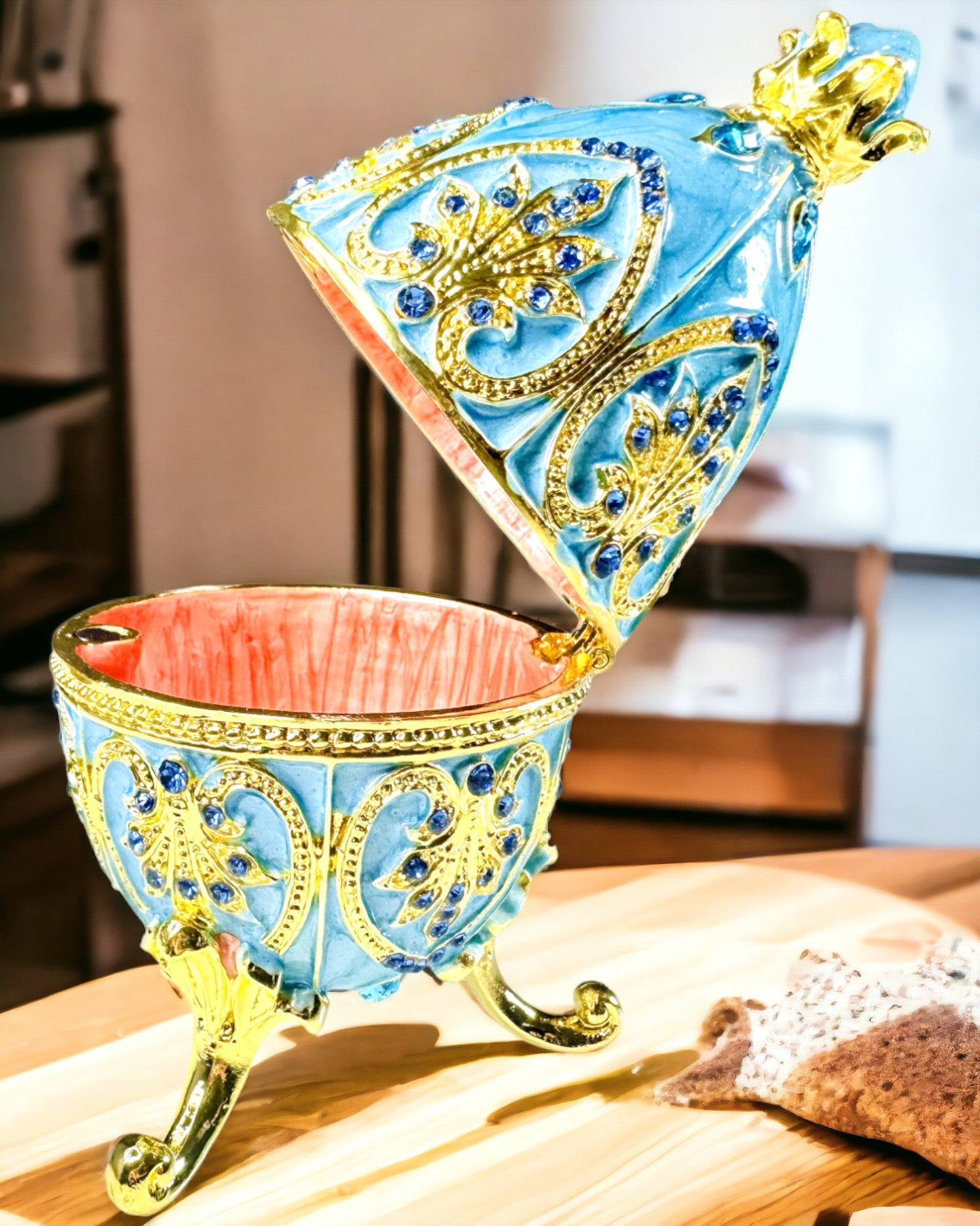 Himmlisches Fabergé-Ei – Emaillierter Schmuckorganisator - Farbe Himmelblau. Personalisierung mit Gravur