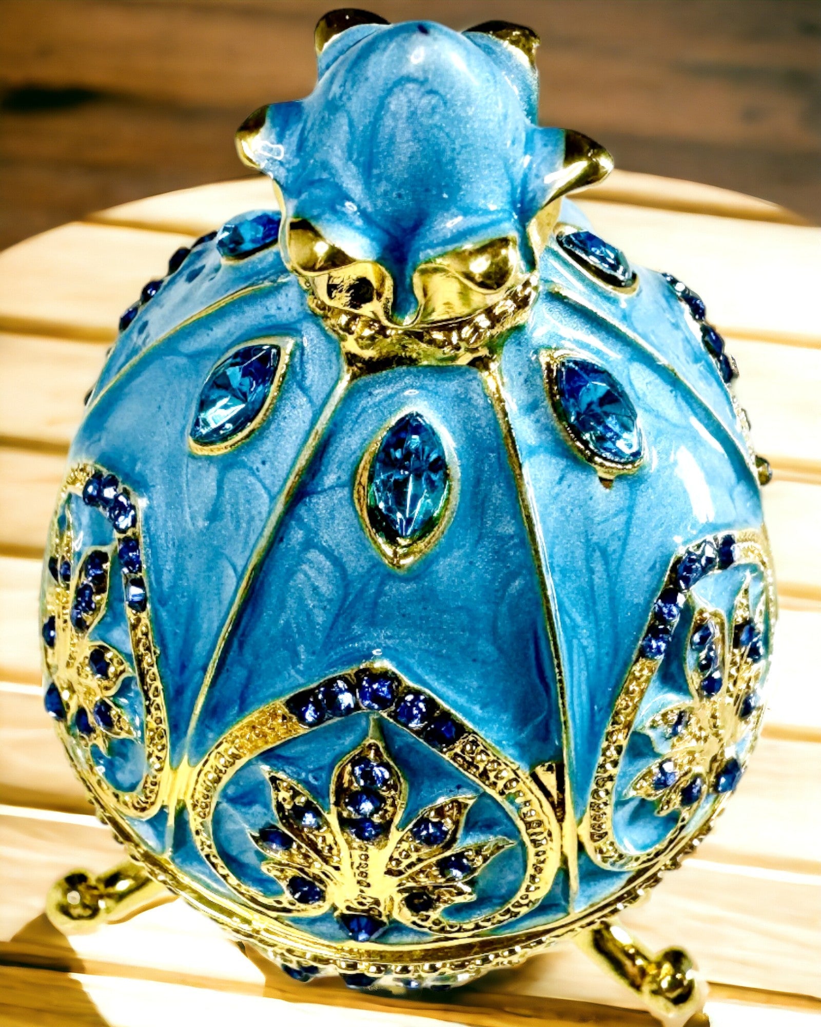 Himmlisches Fabergé-Ei – Emaillierter Schmuckorganisator - Farbe Himmelblau. Personalisierung mit Gravur