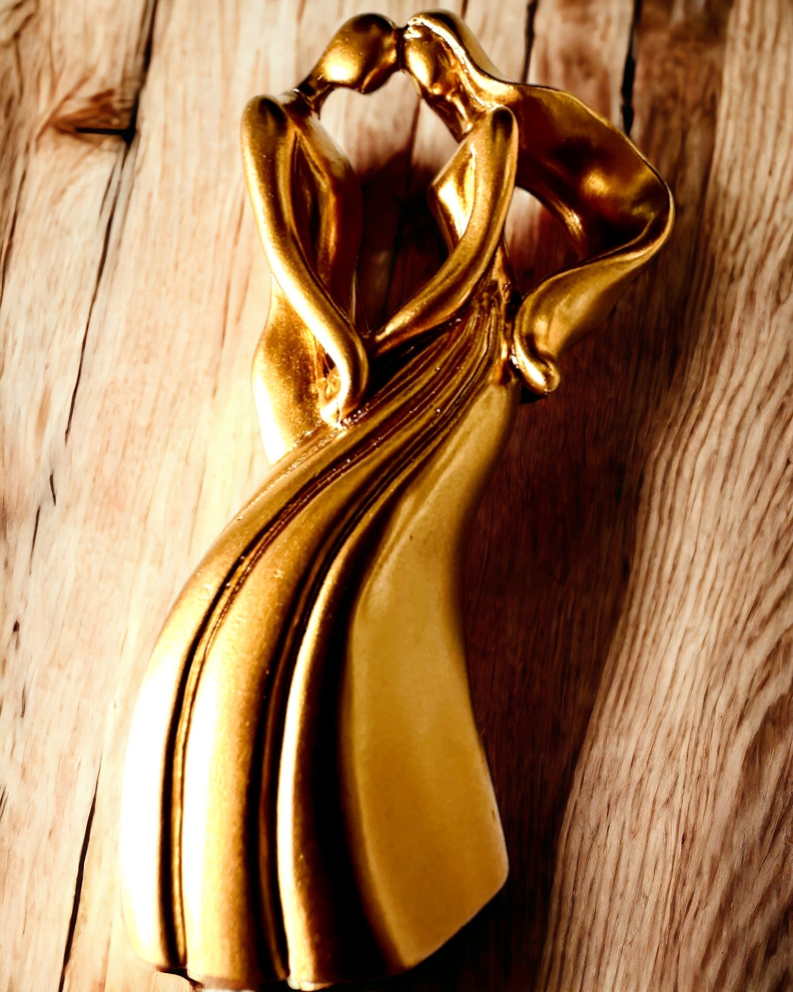 Skulptur der Liebe - "Ewige Leidenschaft" - Kleine dekorative Figur in Goldfarbe mit Gravuroption