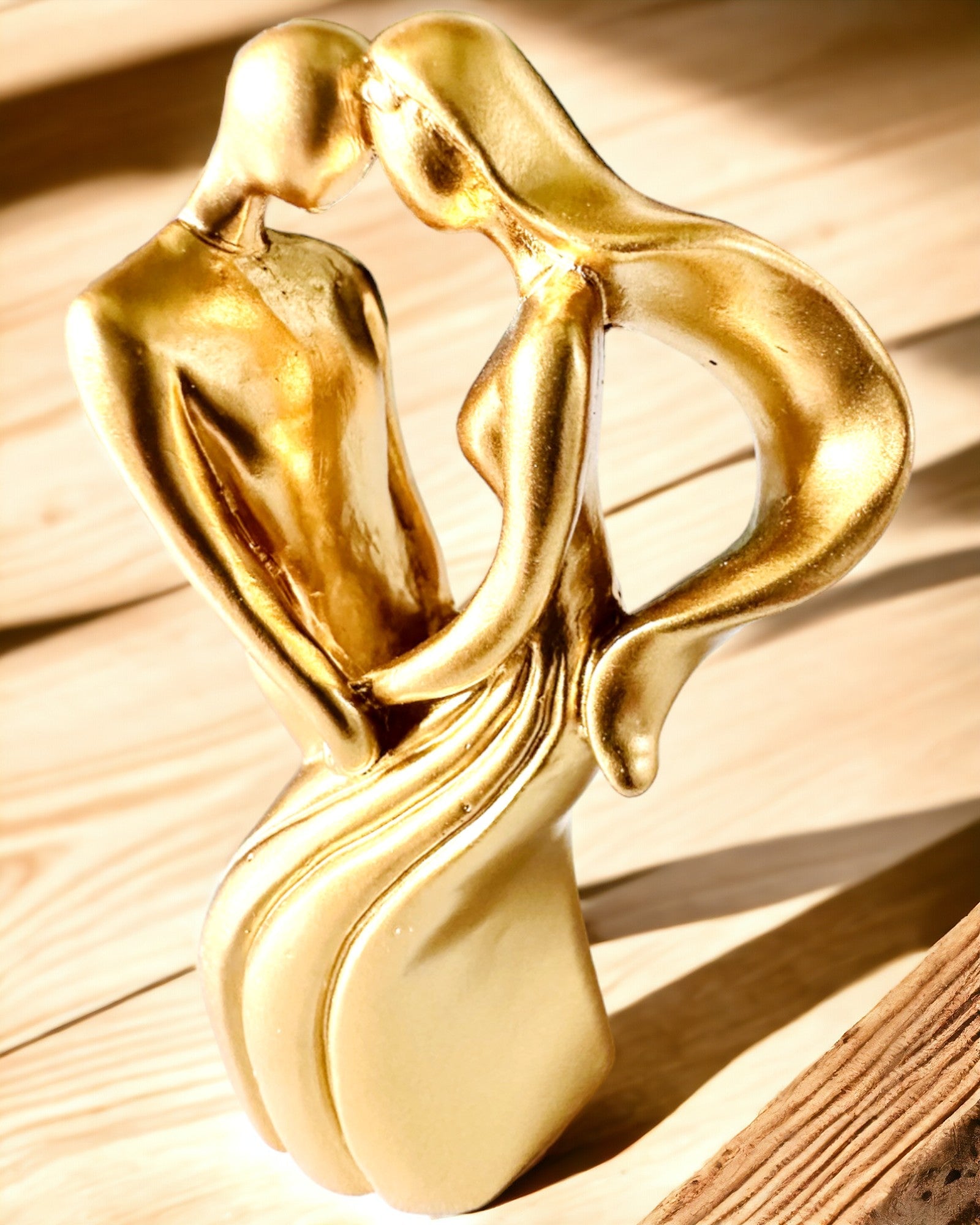 Skulptur der Liebe - "Ewige Leidenschaft" - Kleine dekorative Figur in Goldfarbe mit Gravuroption
