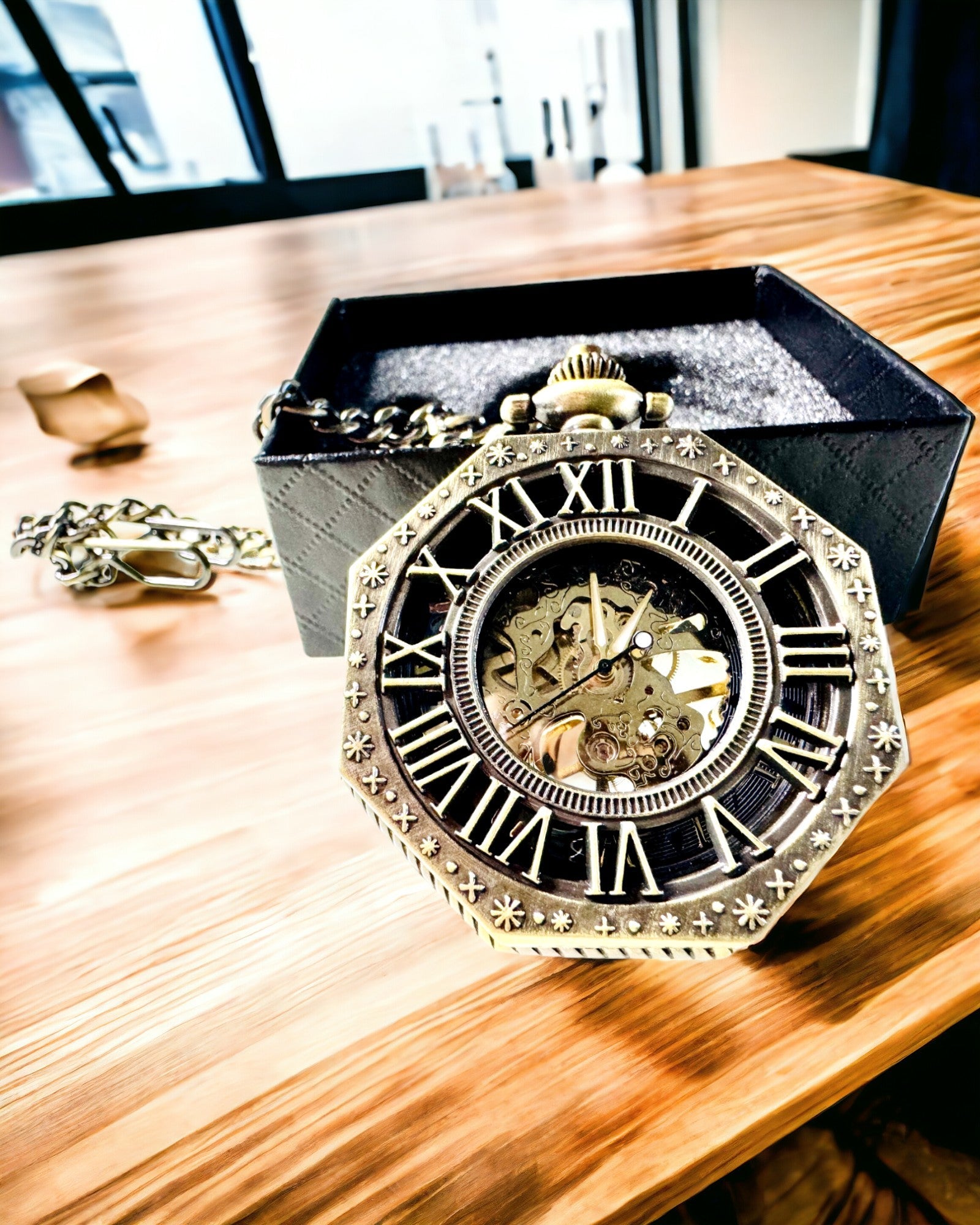 Klassische achteckige braune mechanische Taschenuhr im Steampunk-Stil - Zeitlos
