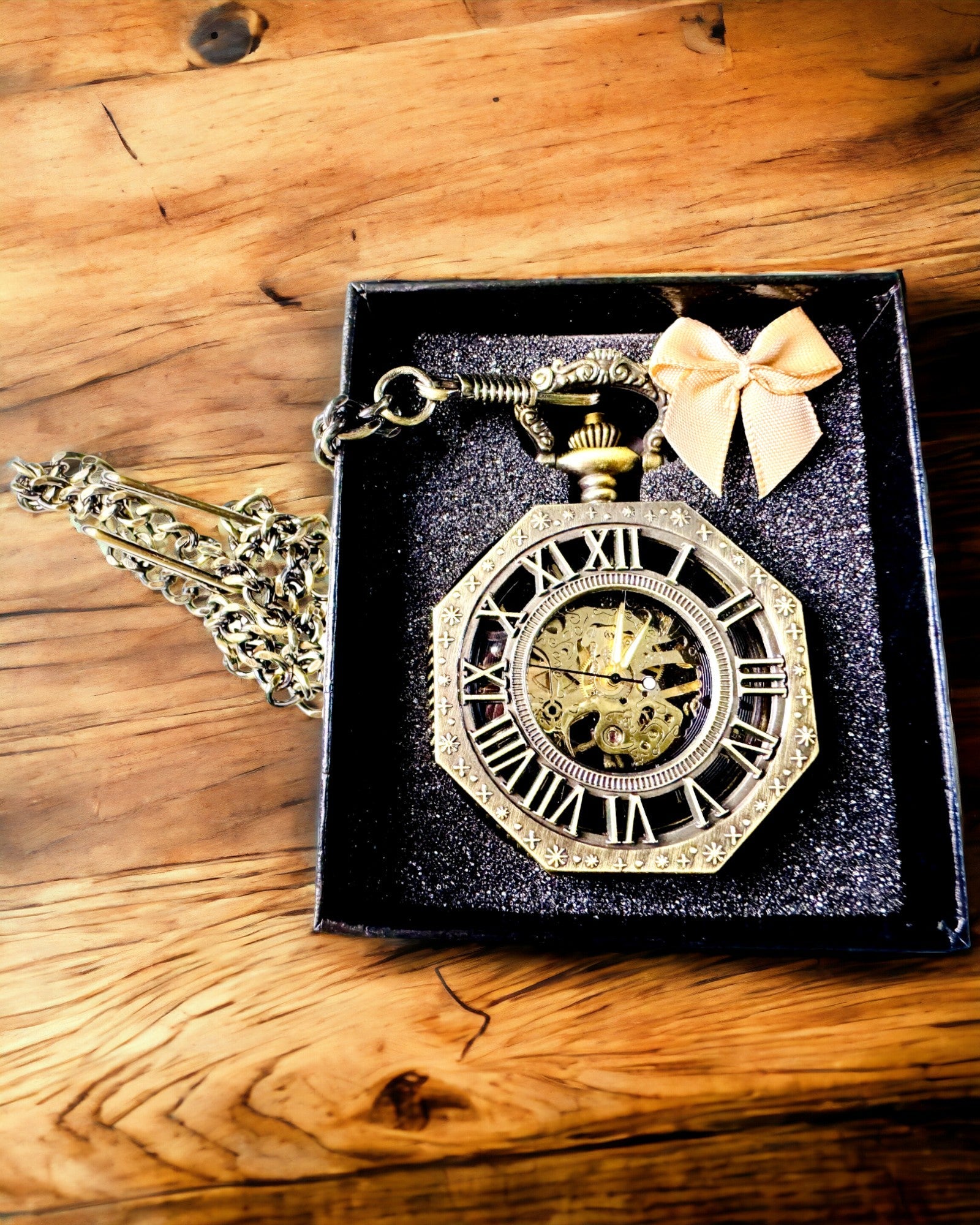 Klassische achteckige braune mechanische Taschenuhr im Steampunk-Stil - Zeitlos