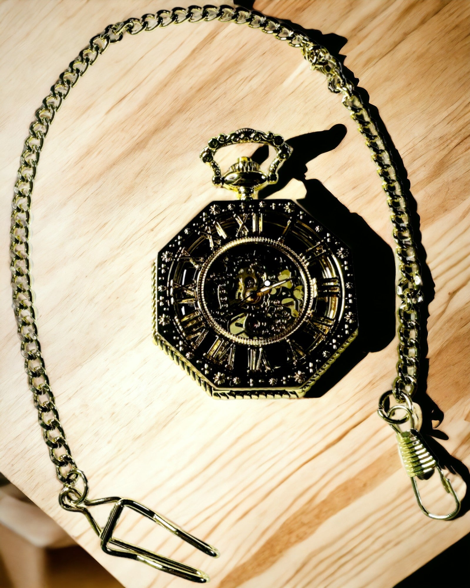 Exklusive Taschenuhr im Steampunk-Stil mit sichtbarem Uhrwerk auf dem Zifferblatt - Klassische Eleganz