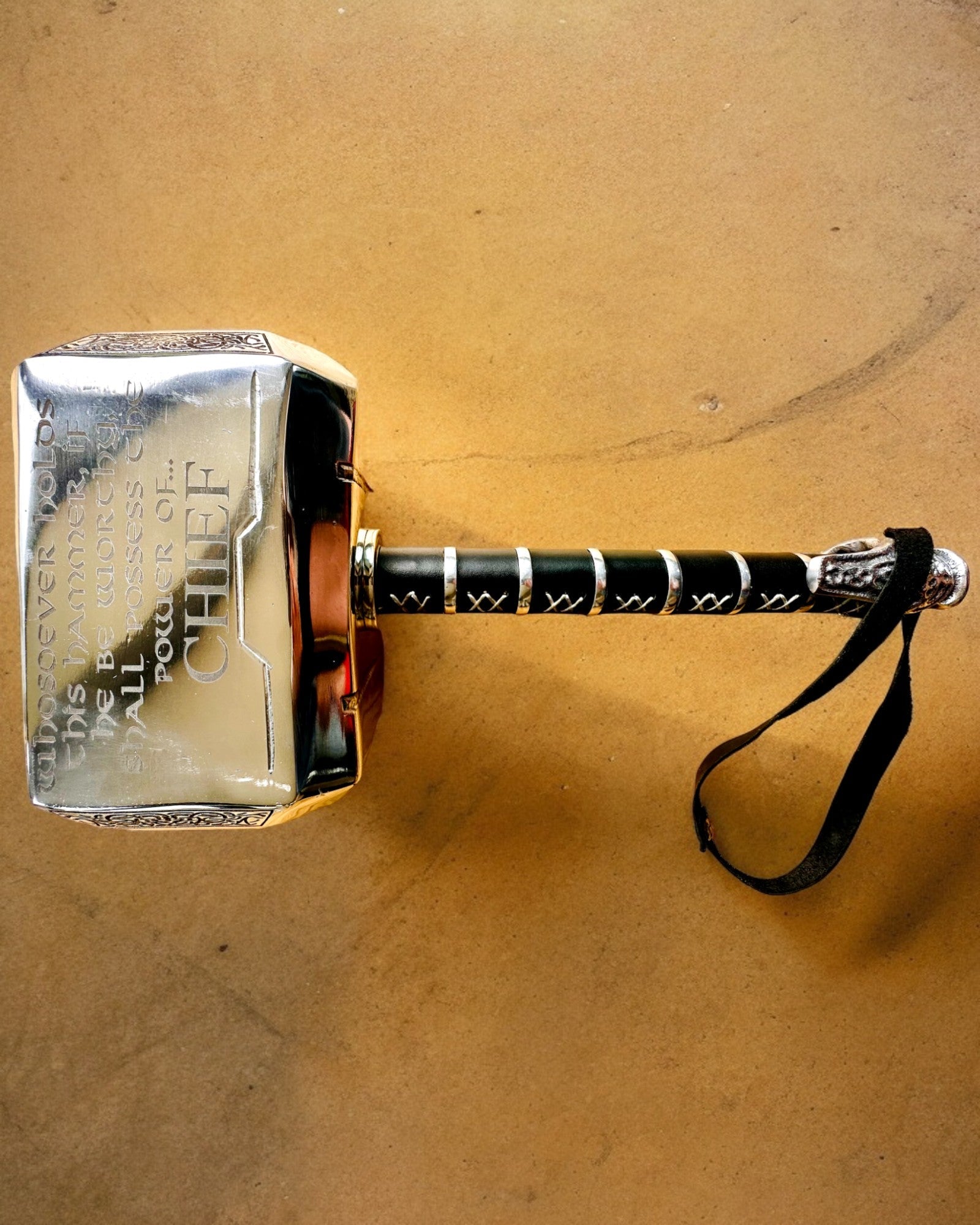 Thors Hammer "Chief" - Handgefertigter Handwerkshammer, Personalisierung mit Gravur als Geschenk