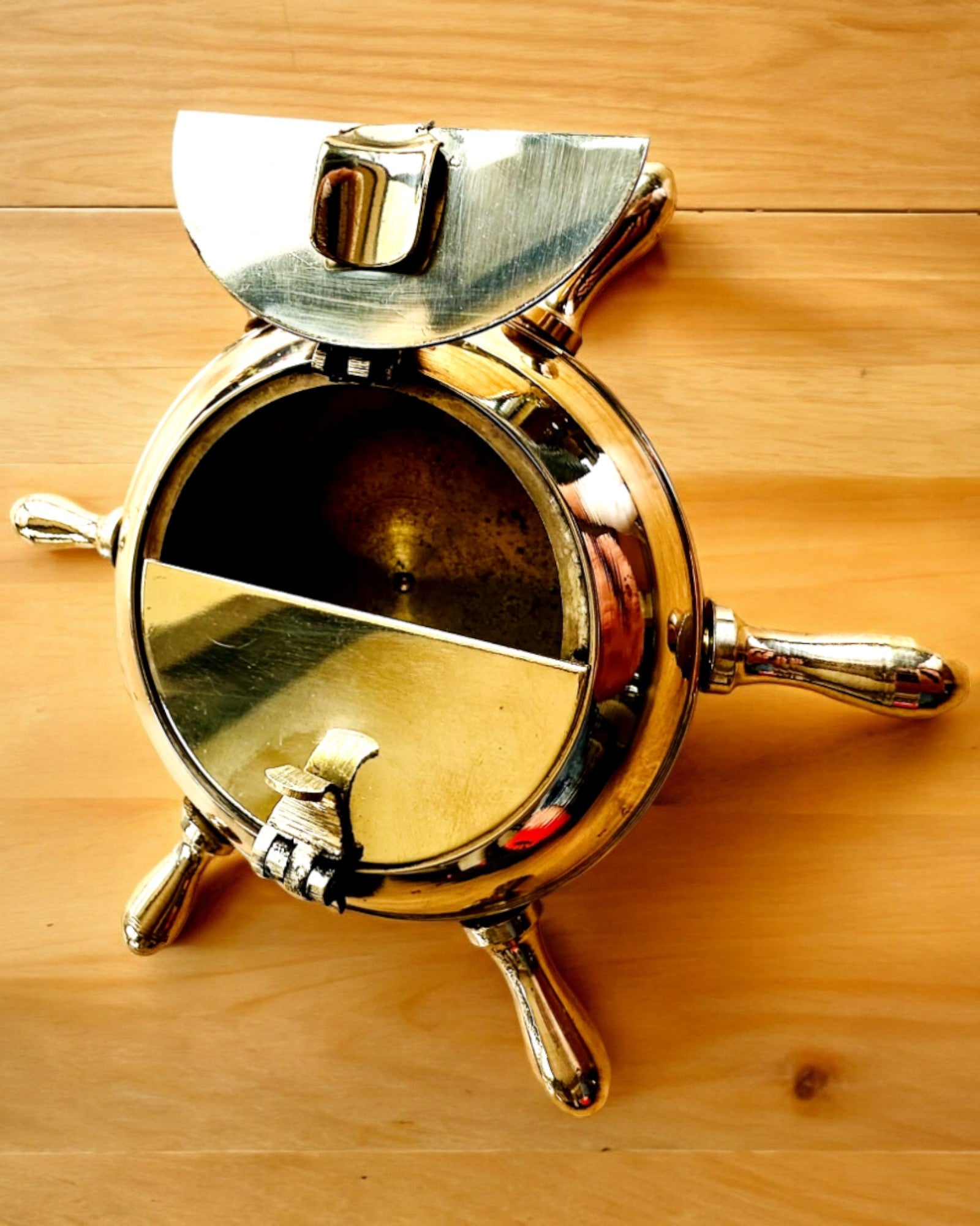 Messing-Kapitäns-Aschenbecher - Option zur Personalisierung als Geschenk mit Gravur, handgefertigt