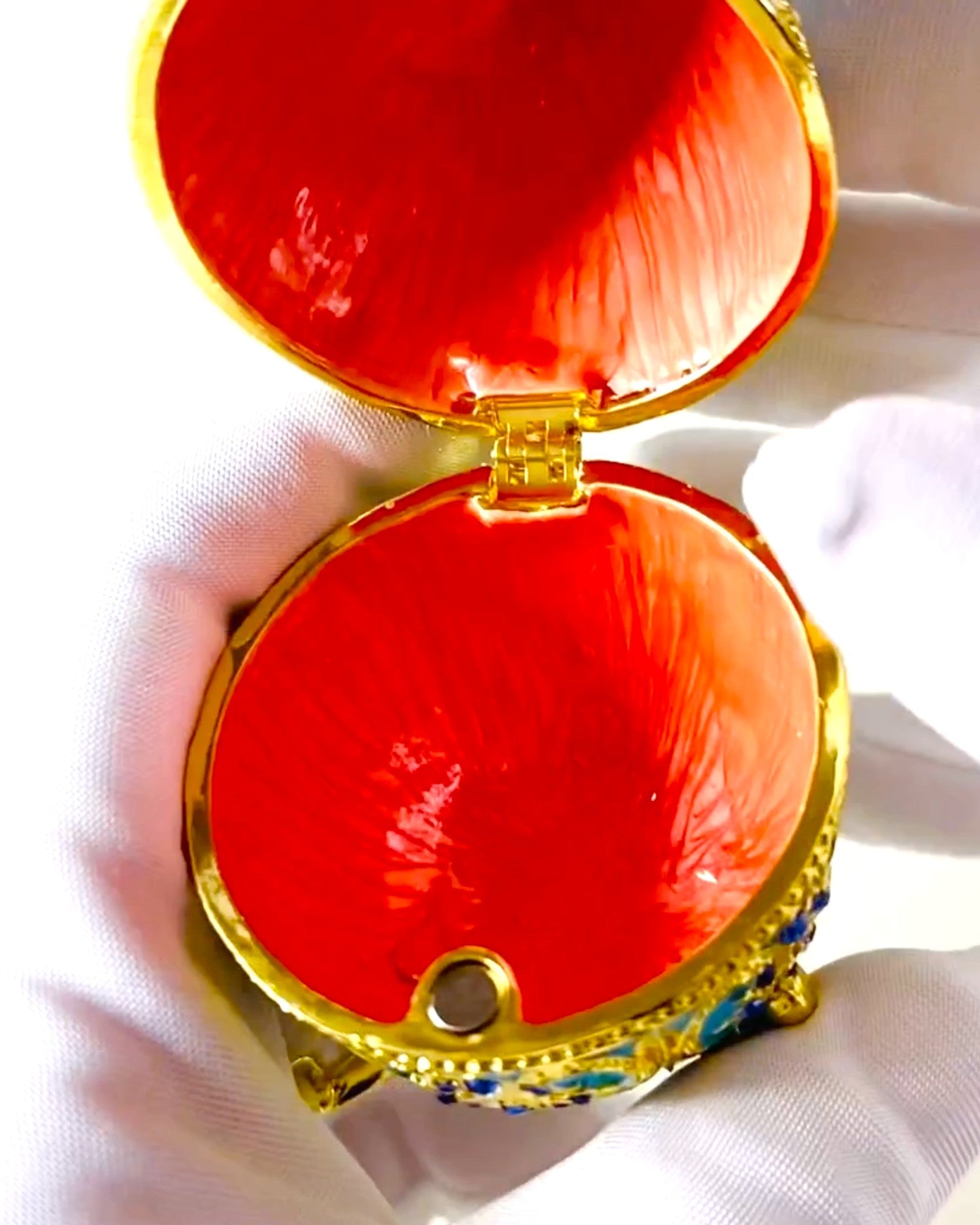 Himmlisches Fabergé-Ei – Emaillierter Schmuckorganisator - Farbe Himmelblau. Personalisierung mit Gravur