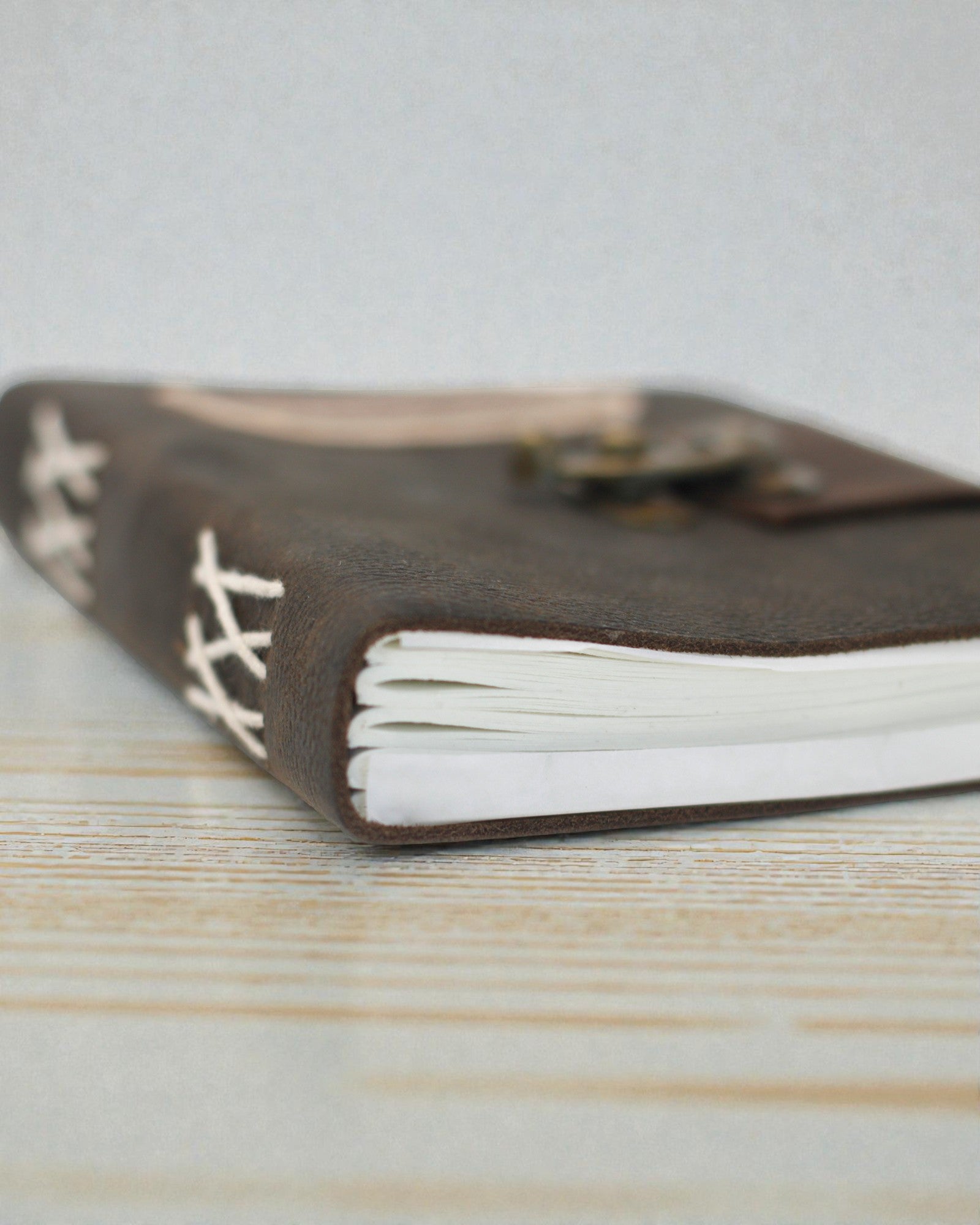 Secretum Anima – Leder-Notizbuch „Beichte“ mit Verschluss