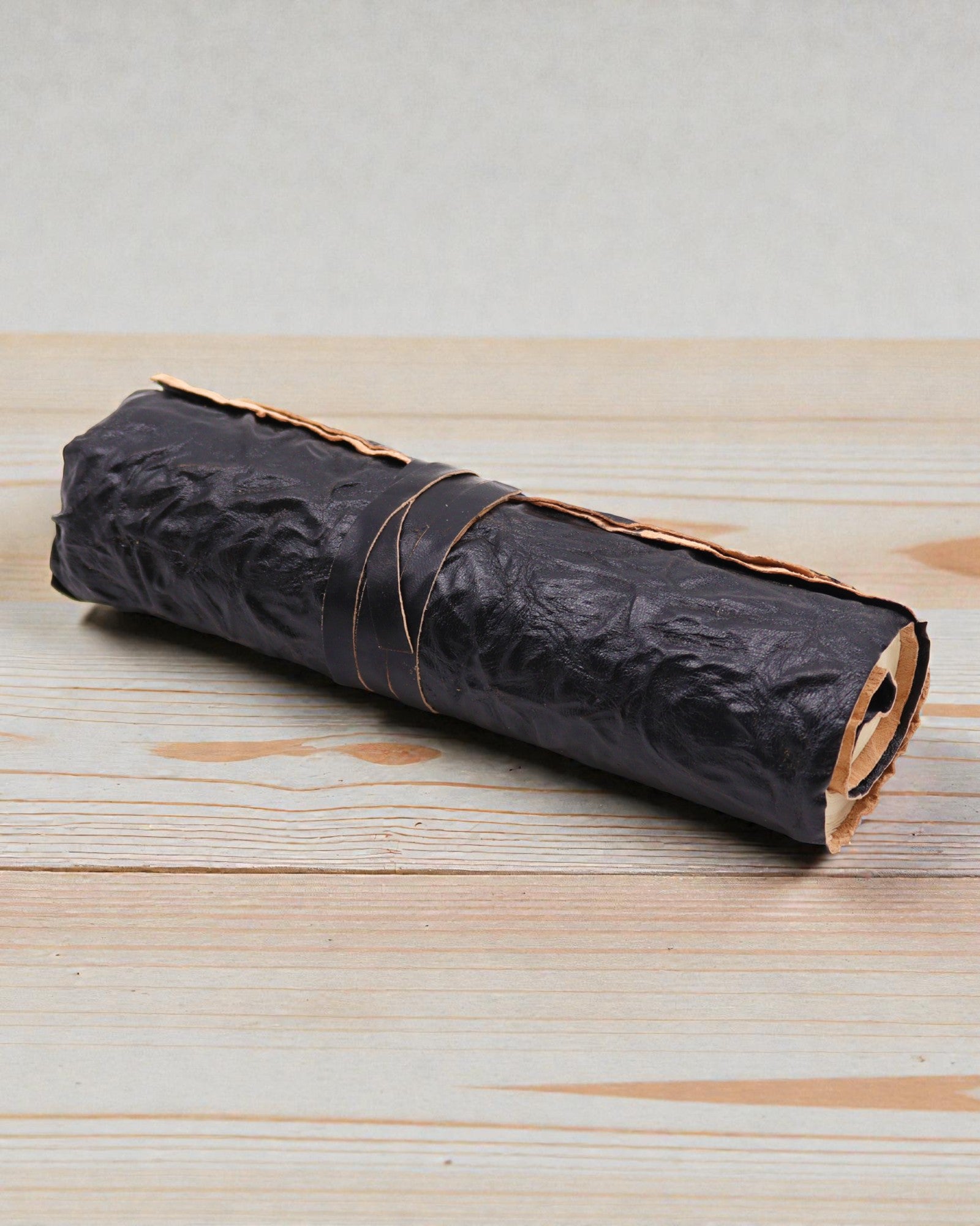 Aufrollbares Leder-Reisenotizbuch Nomade Schwarz – 21 × 15 cm