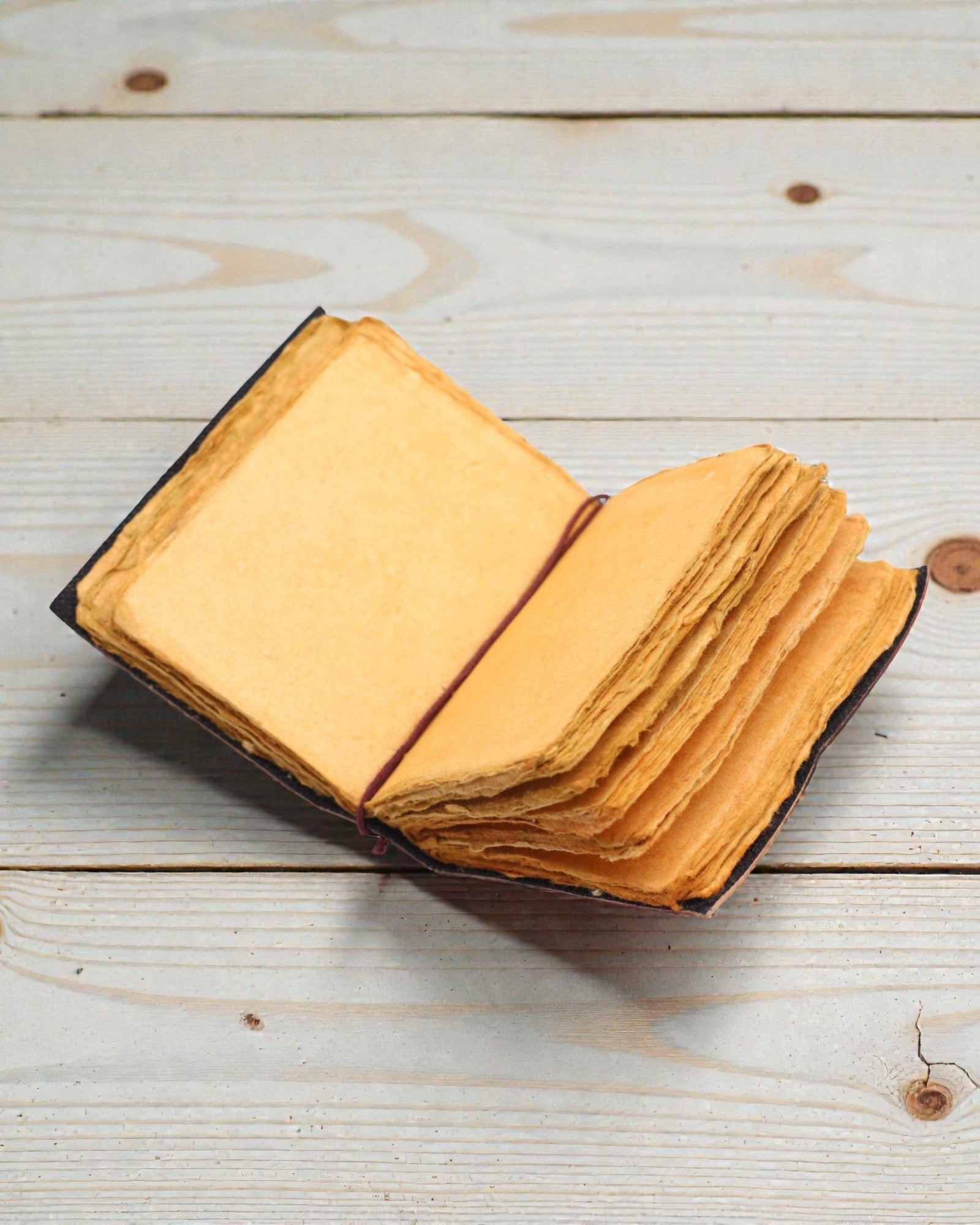 Dies Bona – Leder-Notizbuch: Nicht jeder Tag ist gut