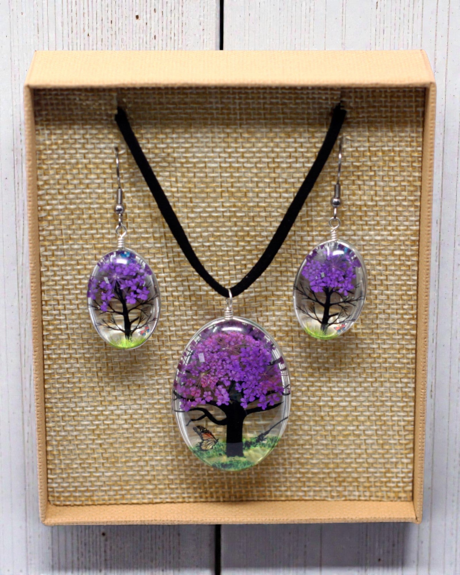 Lavendeltraum – Lavendelfarbenes Schmuckset mit getrockneten Blumen Baum des Lebens