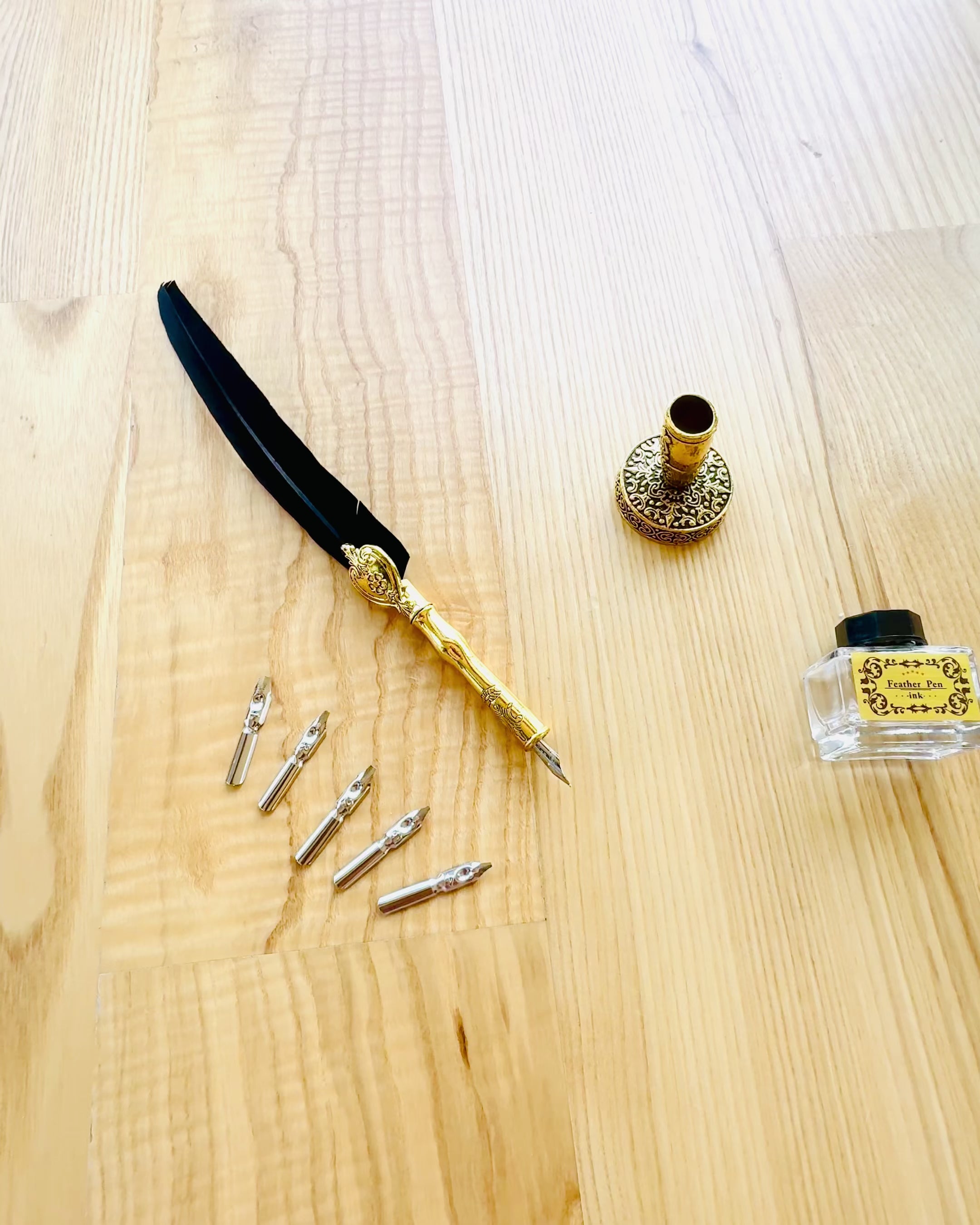 Elegante Gänsefeder mit Zubehörset - Royal Quill, personalisierbar mit Gravur