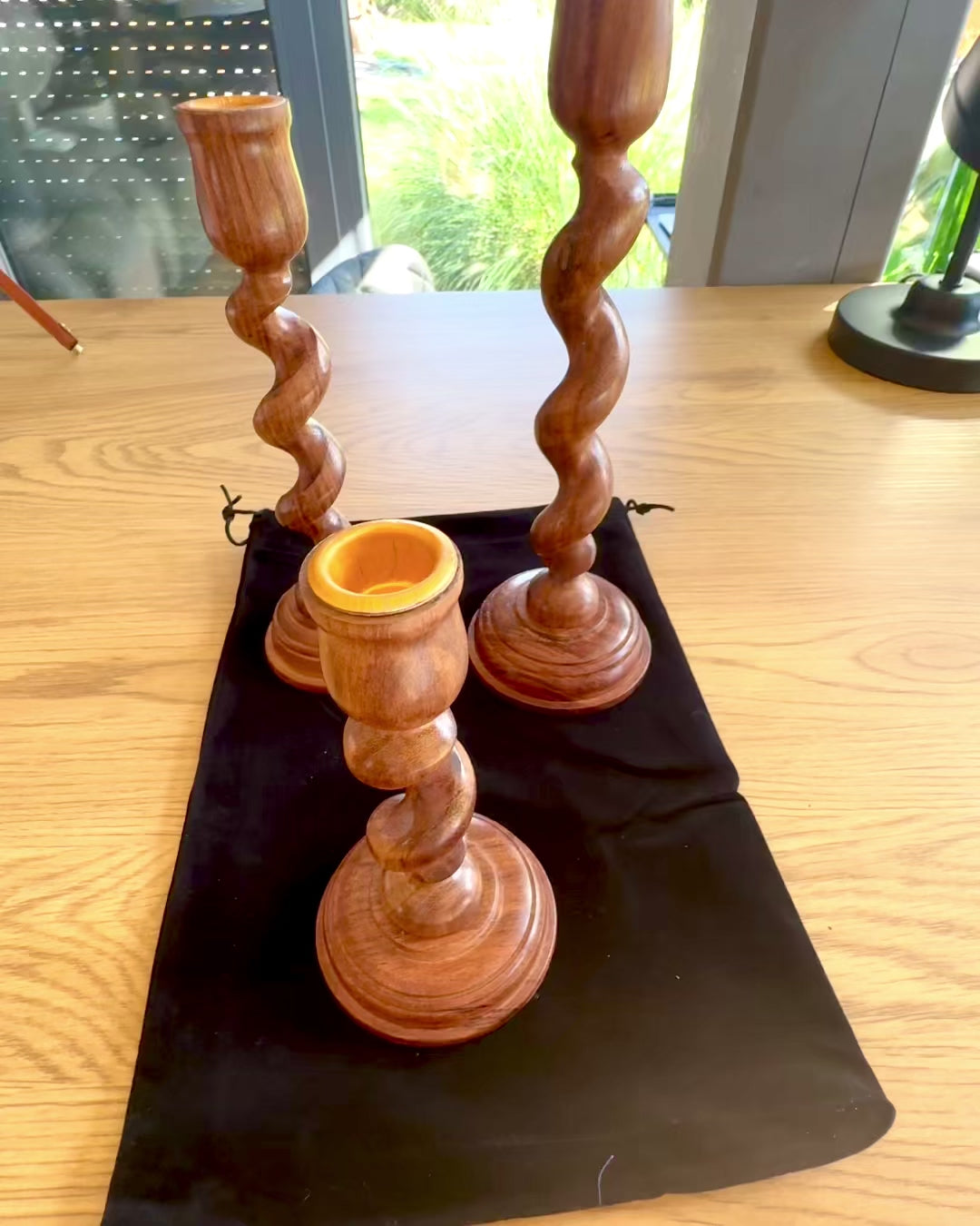 Set aus 3 Kerzenhaltern „Spirallicht“ 25 cm Höhe, Möglichkeit der Personalisierung mit Gravur als Geschenk