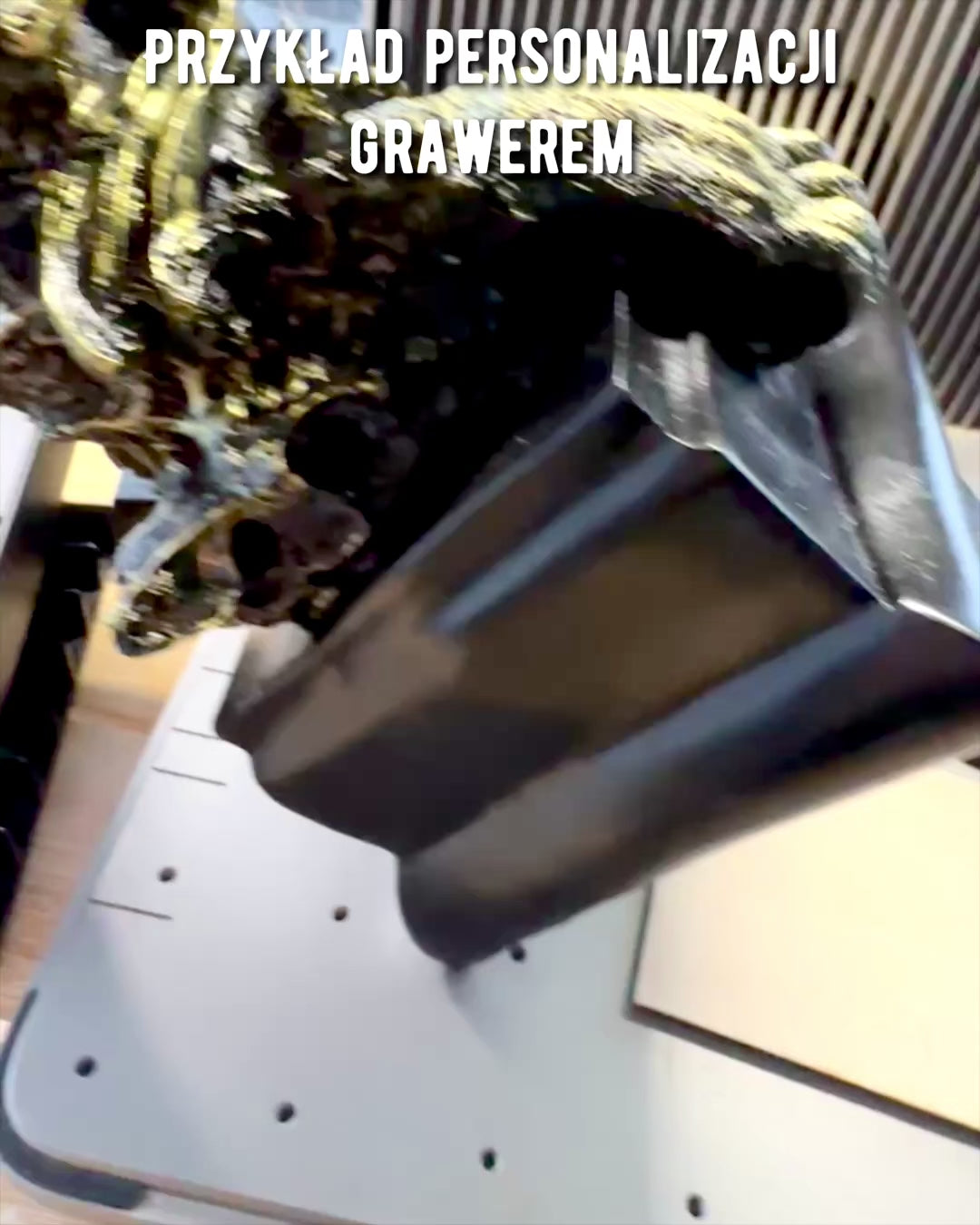 Königlicher Löwe - Majestätische Dekorationsfigur mit Gravurmöglichkeit, 2 Farbvarianten zur Auswahl, als Geschenk