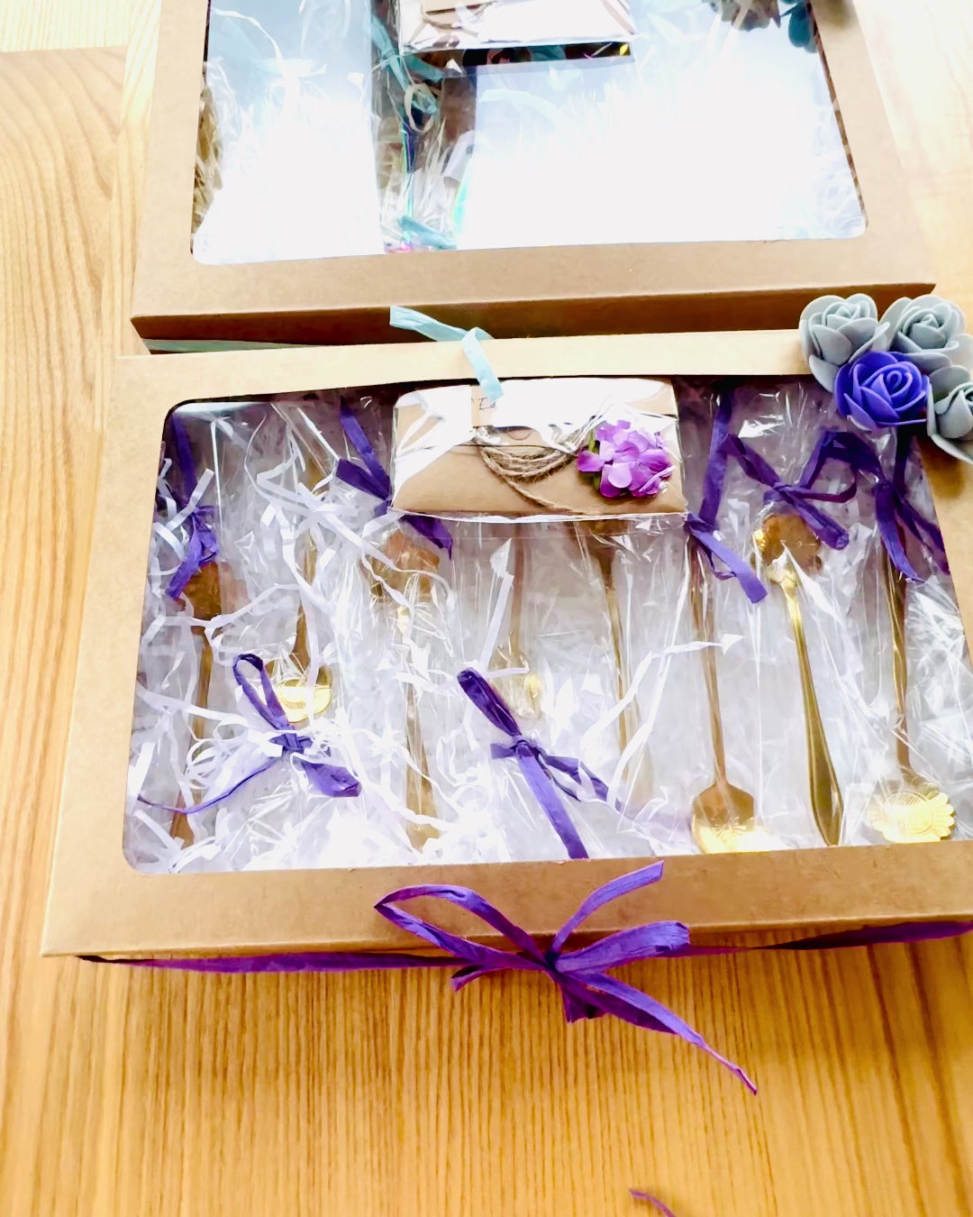 Zestaw Łyżeczek "Kwiatowa Rapsodia" - Personalisierung mit Gravur als Geschenk, 2 Varianten zur Auswahl