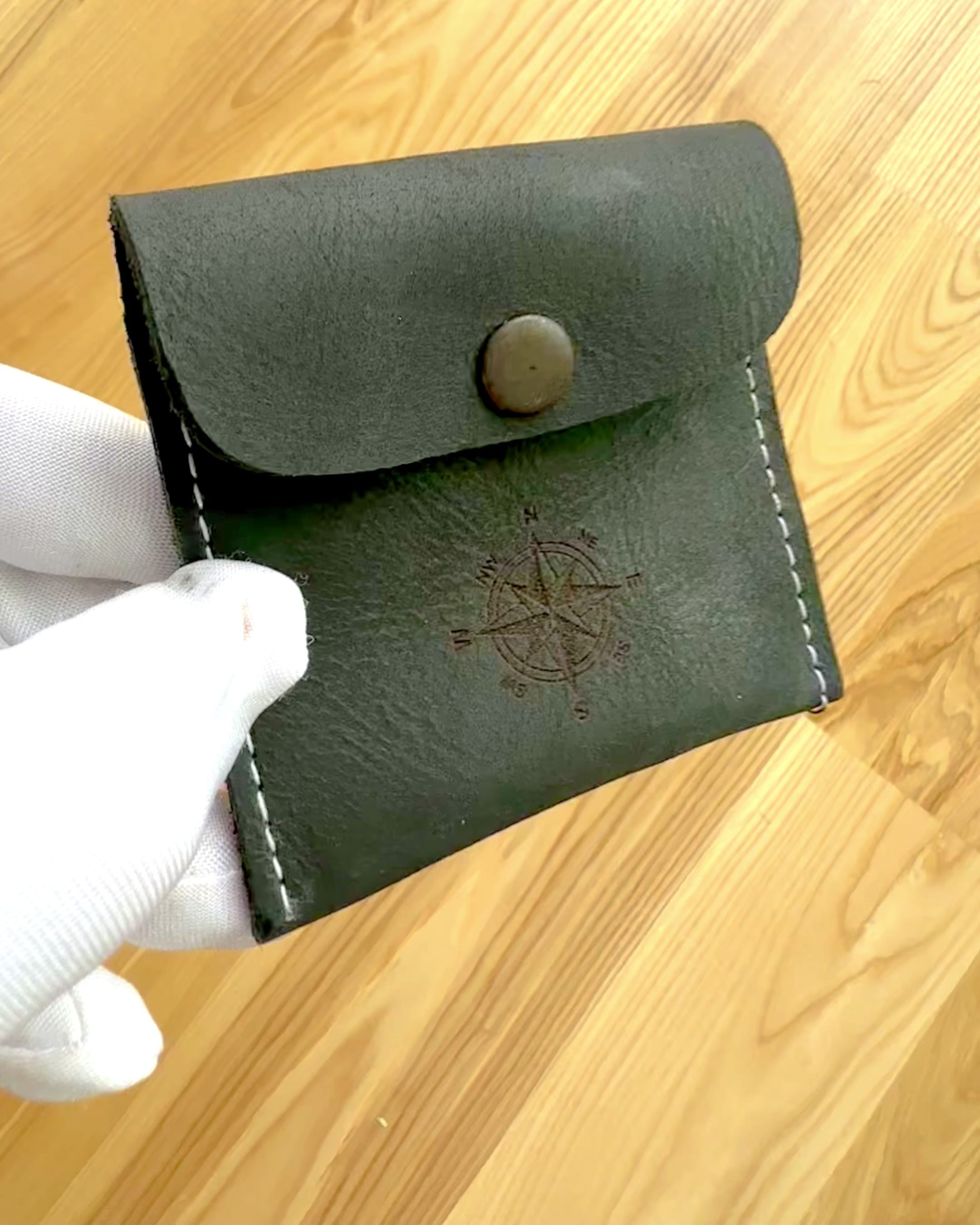 Etui für Taschenuhr oder Kompass Reisender - Möglichkeit zur Personalisierung mit Gravur