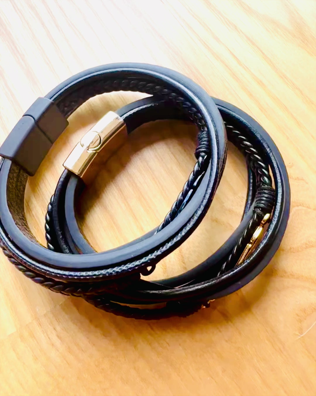 Armband "Orzeł" mit Gravuroption, 3 Farbvarianten