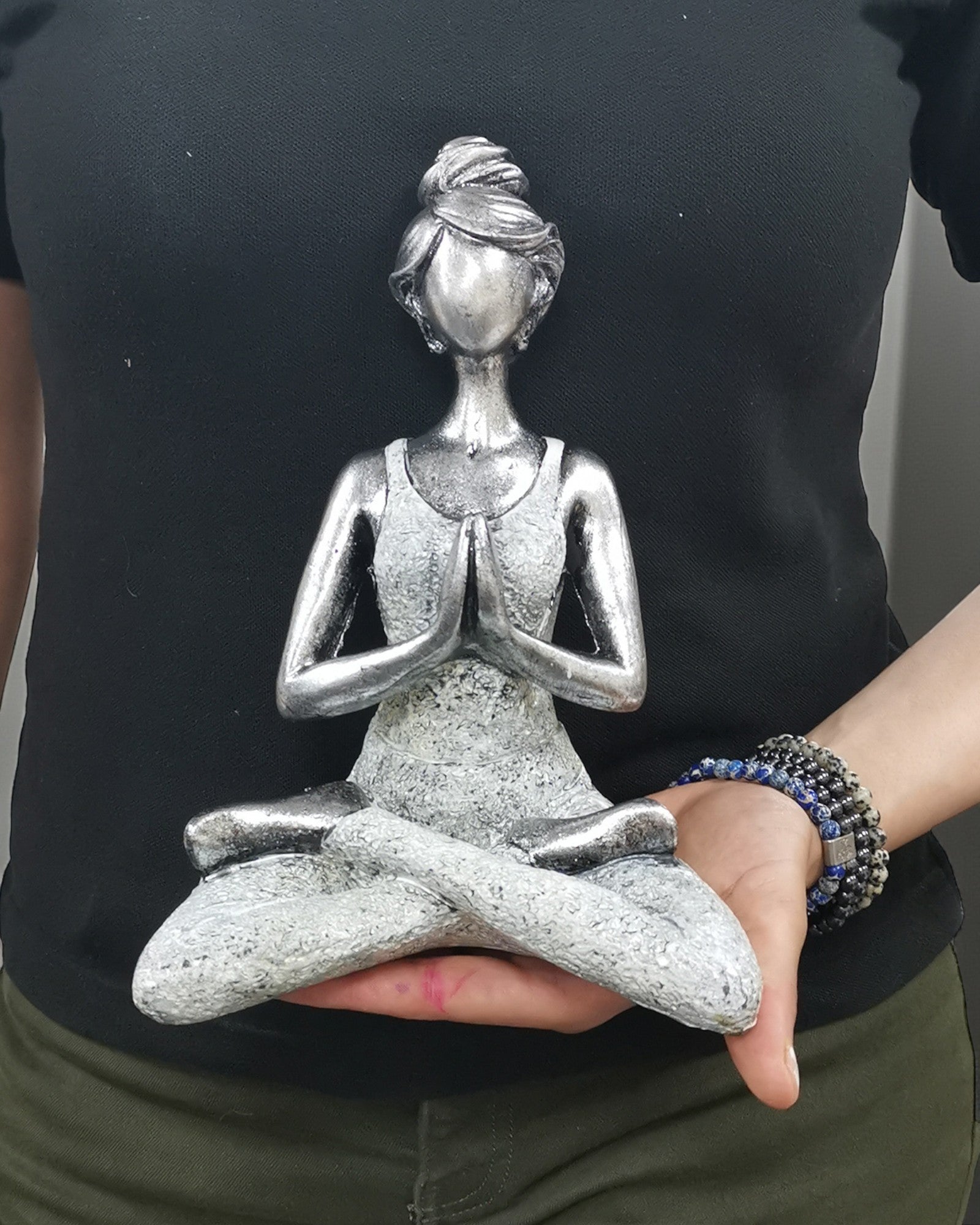 Frauenfigur 24 cm – Yoga silber-weiße Reinheit