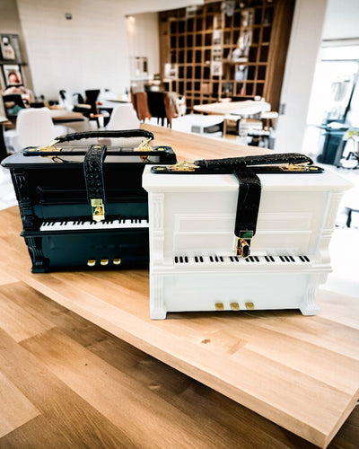 Damentasche „Elegantes Klavier“ in Schwarz und Weiß