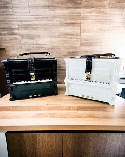 Damentasche „Elegantes Klavier“ in Schwarz und Weiß