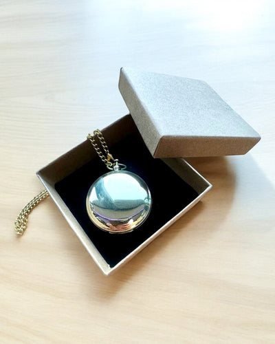 Kompass in goldener Farbe Abenteuer – Eleganter Entdecker Navigator