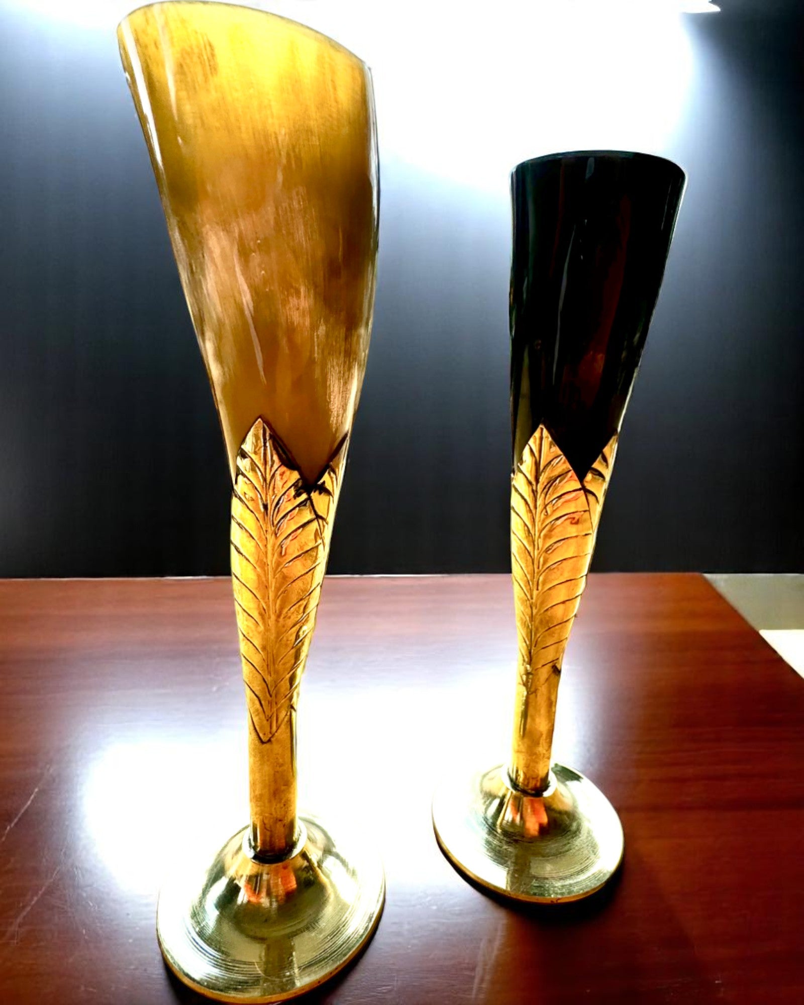Glas „Geist des Handwerks” aus Büffelhorn und Messing – handgefertigt in Indien, 22 cm, Möglichkeit zur Personalisierung mit Gravur als Geschenk