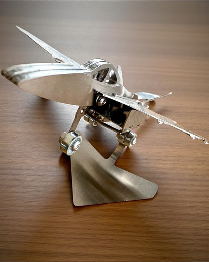 Metallmodell des Jagdflugzeugs „SkyRaptor“ – rostfreier Stahl, personalisierte Gravur als Geschenk
