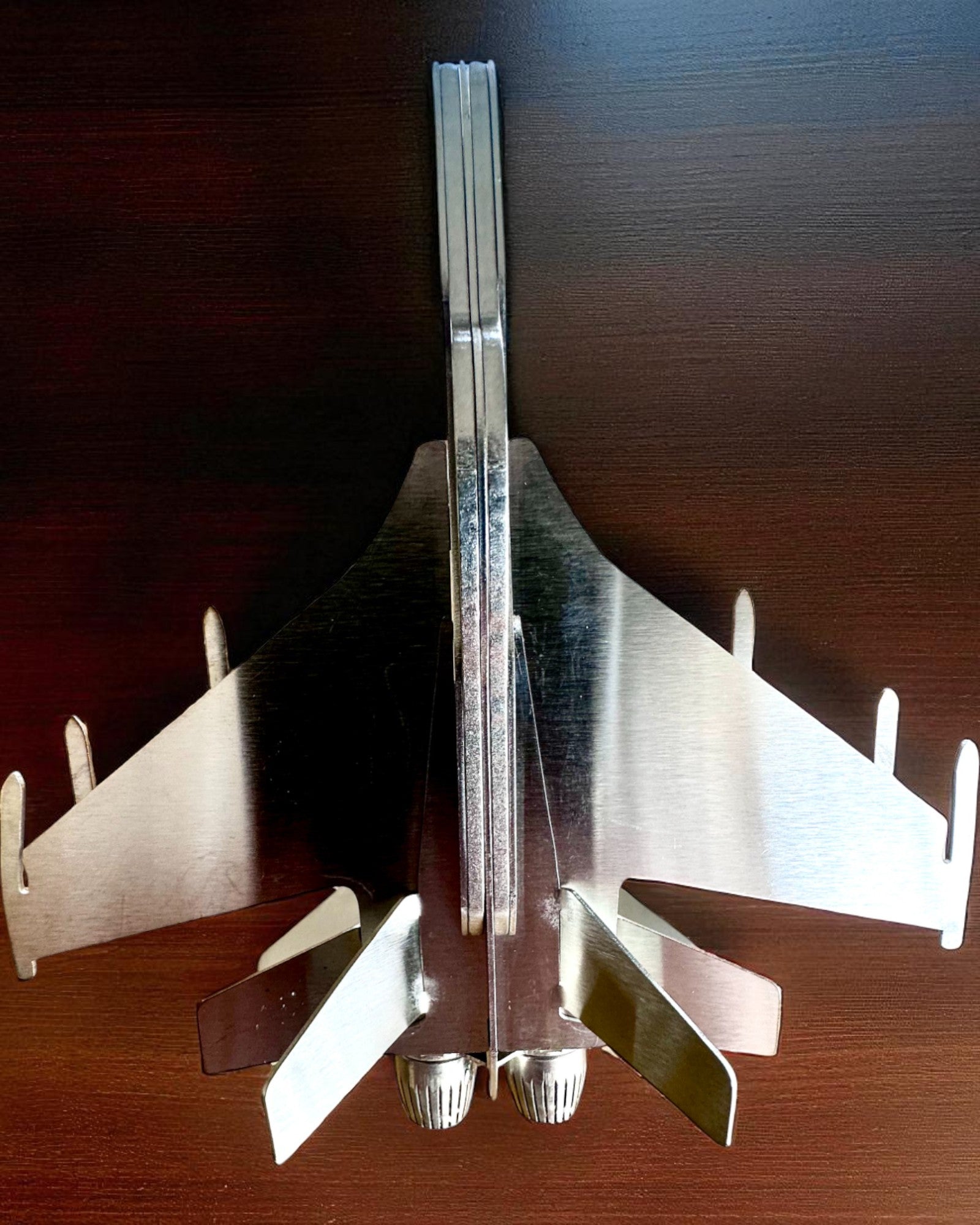 Metallmodell des Jagdflugzeugs „SkyRaptor“ – rostfreier Stahl, personalisierte Gravur als Geschenk