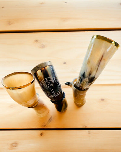 Hornbecher "Viking Valor" - Handgraviert, Premium Qualität - 4 Varianten zur Auswahl