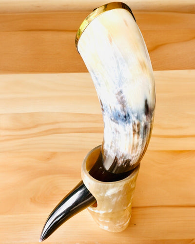 Hornbecher "Viking Valor" - Handgraviert, Premium Qualität - 4 Varianten zur Auswahl