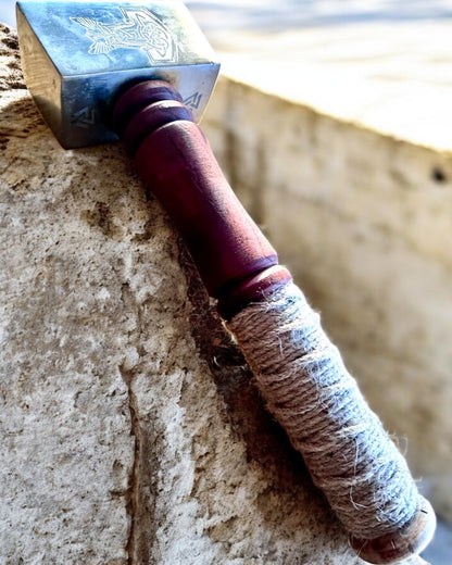 Mjölnir-Hammer der Skalden – 33 cm, handgeschmiedeter Wikingerhammer mit Gravur-Option