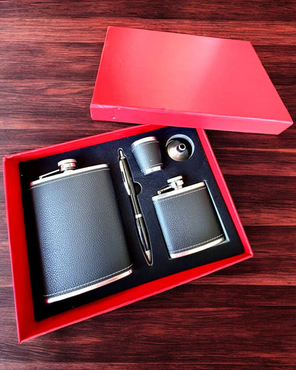 Flachmann-Set "Stilvoller Gentleman" - Möglichkeit zur Personalisierung mit Gravur als Geschenk