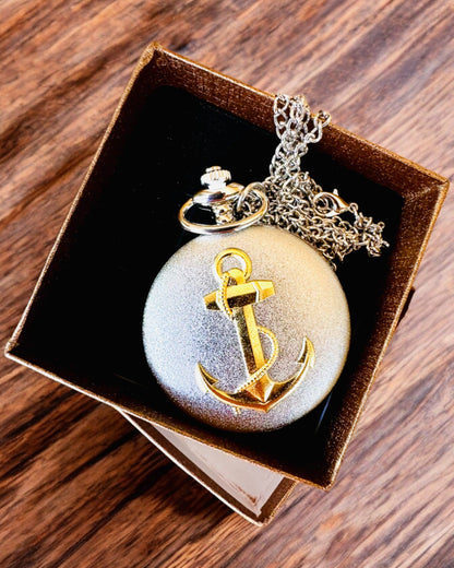Taschenuhr "Goldener Anker" - Personalisierung als Geschenk mit Gravur