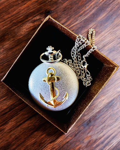 Taschenuhr "Goldener Anker" - Personalisierung als Geschenk mit Gravur
