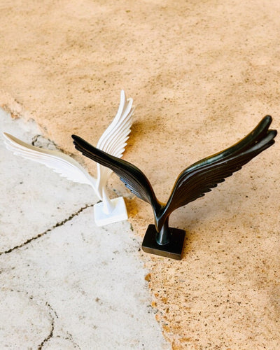 Elegante Engelsflügel-Figur 15 cm hoch – "Geflügelte Wächter", personalisierbar mit Gravur als Geschenk, Personalisierung, 2 Farbvarianten