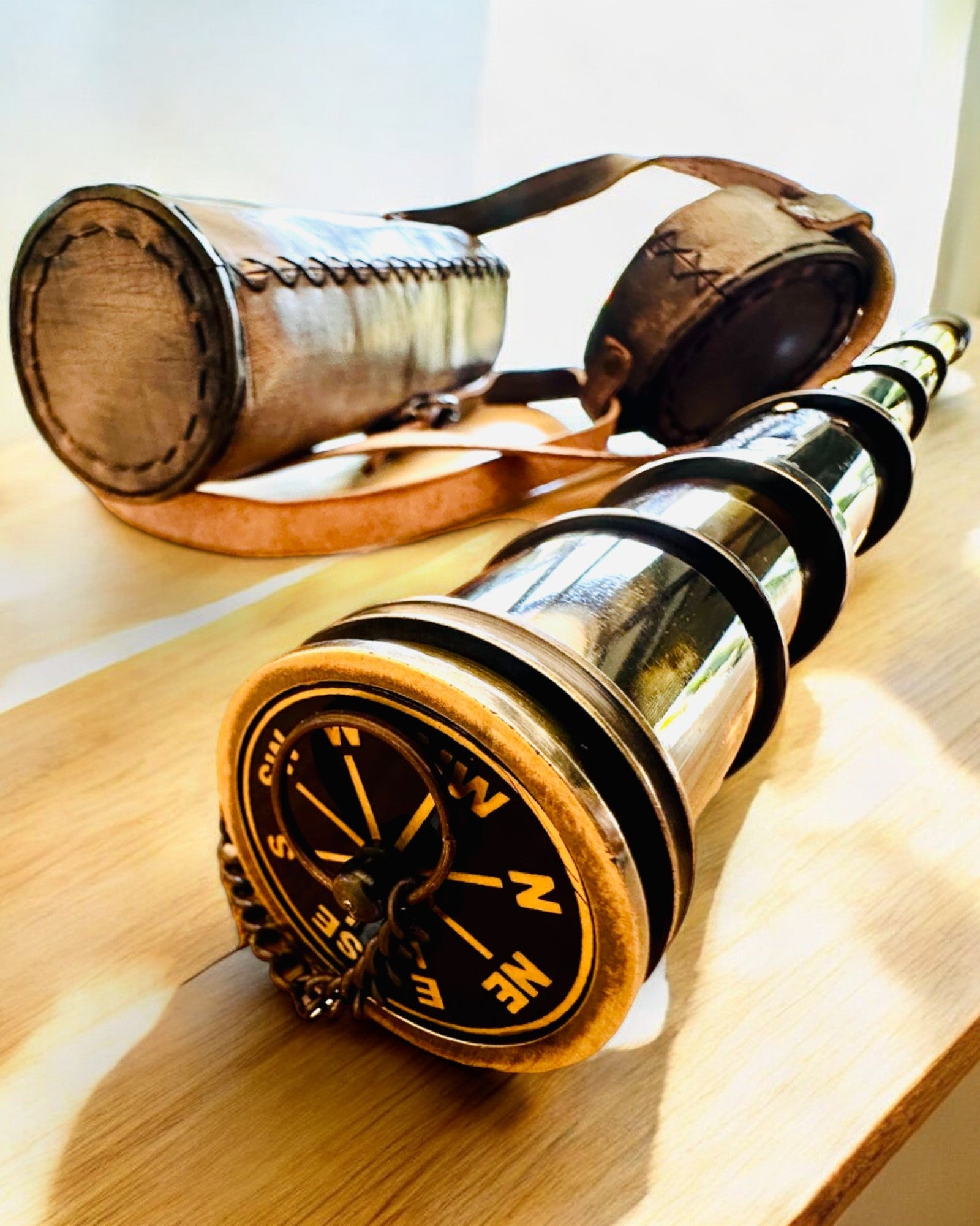 Premium-Fernrohr "Voyager" mit graviertem Fernrohr und Etui aus echtem Leder, Möglichkeit zur Personalisierung mit Gravur als Geschenk