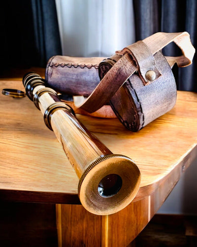 Premium-Fernrohr "Voyager" mit graviertem Fernrohr und Etui aus echtem Leder, Möglichkeit zur Personalisierung mit Gravur als Geschenk