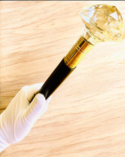 Spazierstock "Weißer Diamant" - Handgefertigt aus Holz, Gravur möglich