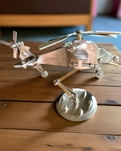 Metallmodell Hubschrauber „SkyRider“ – Verstellbarer Tischständer mit personalisierter Gravur als Geschenk