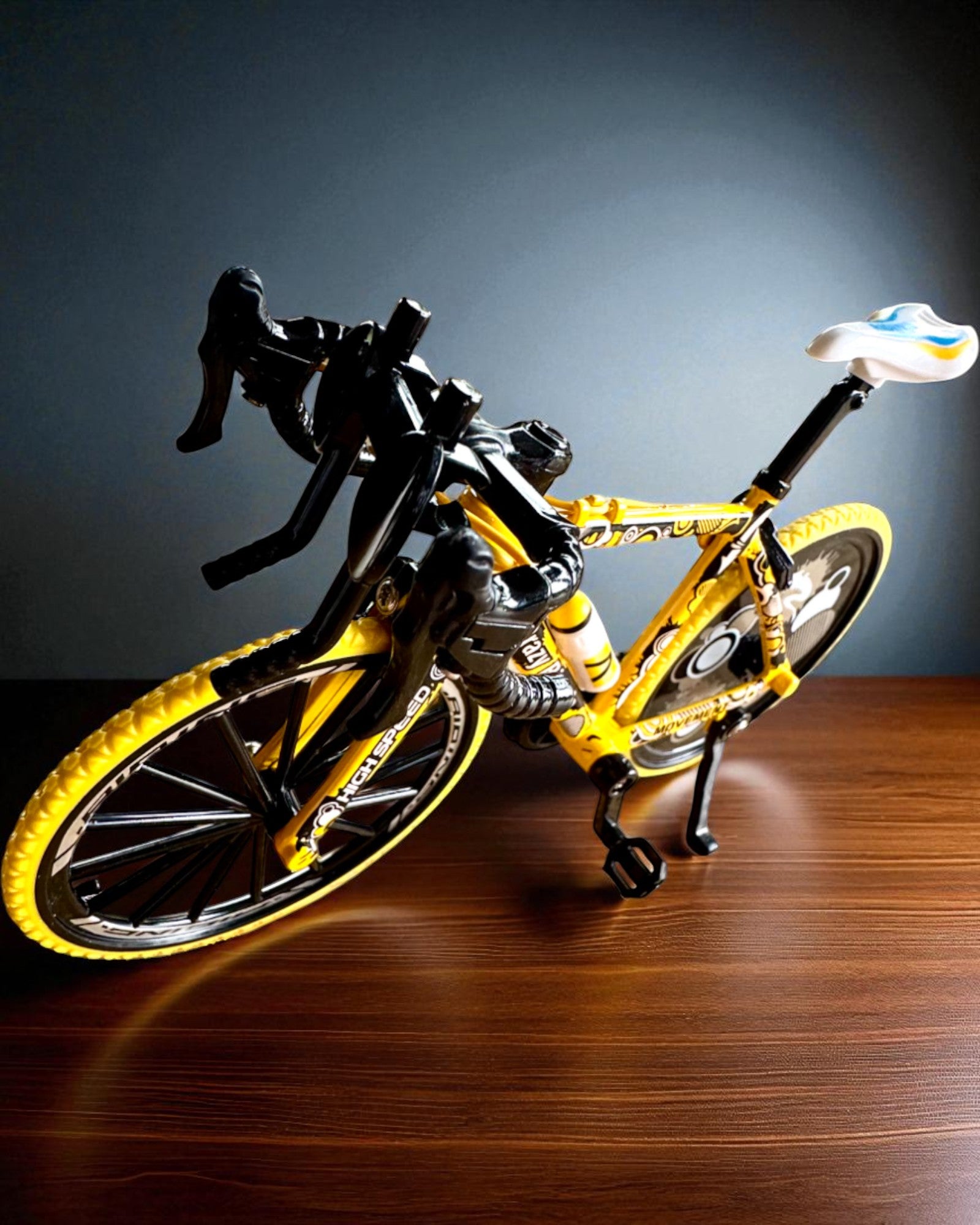 Miniaturmodell aus Metall Fahrrad Sammlerstück "Speed Rider 1.2" – Personalisierung mit Gravur als Geschenk, 2 Farbvarianten