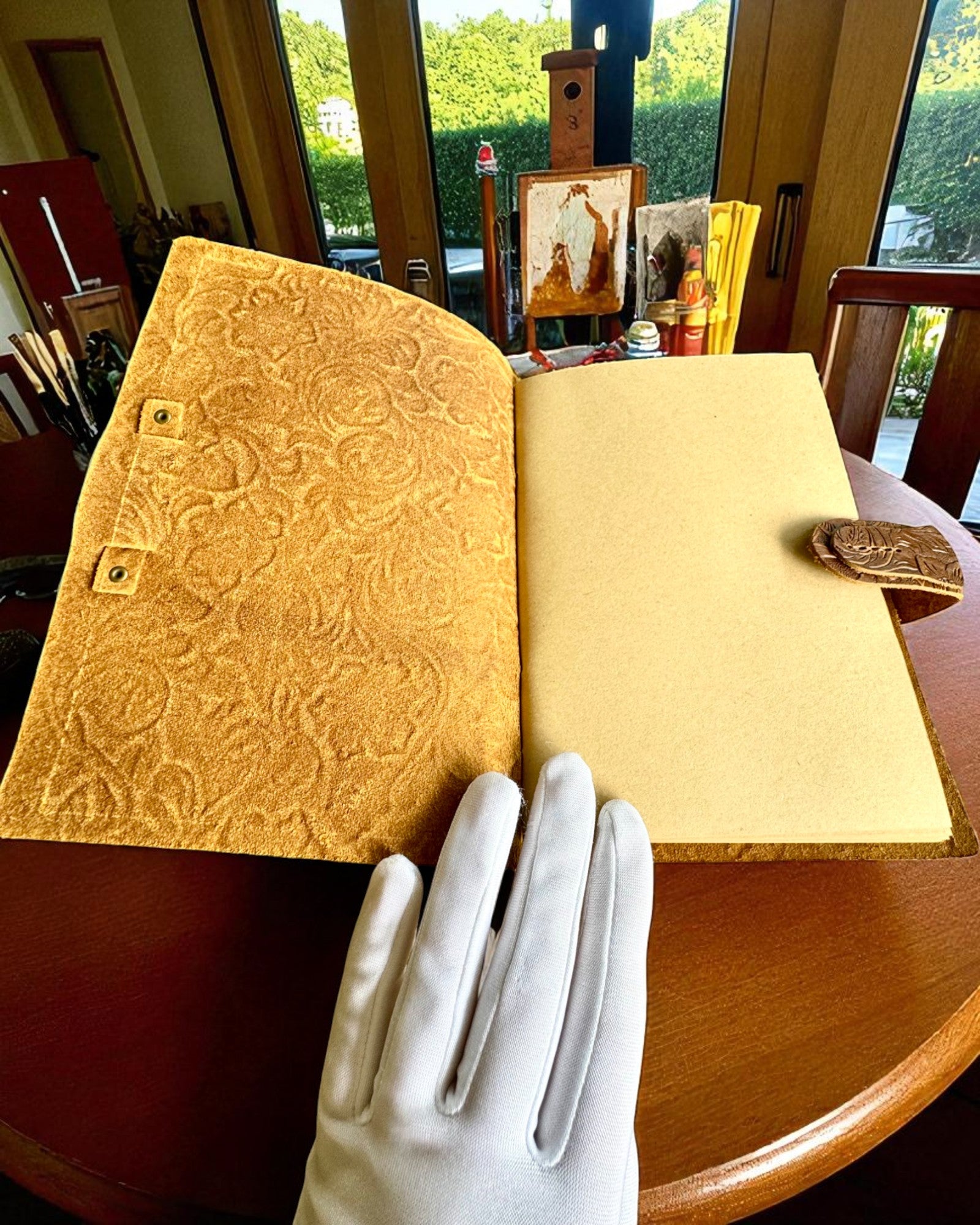 Leder Notizbuch Vintage „Floralis” – handgeprägt, 400 Seiten, Möglichkeit zur Gravur, 2 Varianten