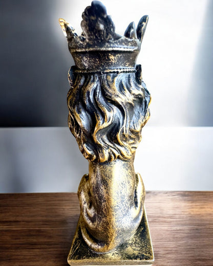 Der König der Löwen – Kompakte 14,5 cm dekorative Figur mit Gravuroption als Geschenk