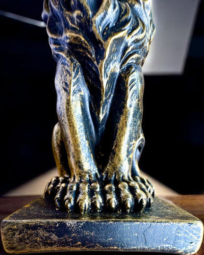Der König der Löwen – Kompakte 14,5 cm dekorative Figur mit Gravuroption als Geschenk