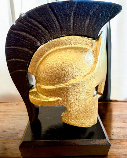 Spartanischer Premium-Helm – handgefertigte dekorative Skulptur, personalisierbar mit Gravur als Geschenk